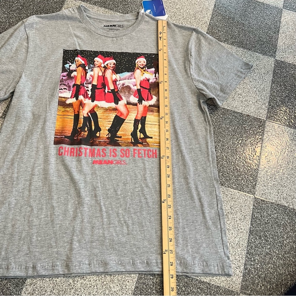 NWT Mean Girls 'Christmas Is So Fetch' Gray Graphic Short-Sleeve Tee- XL - Picture 2 of 6
